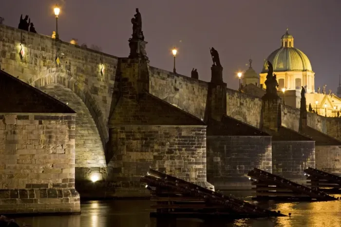 Framed Print : View of Charles Bridge, Prague, Czech Republic Framed Print : View of Charles Bridge, Prague, Czech Republic
