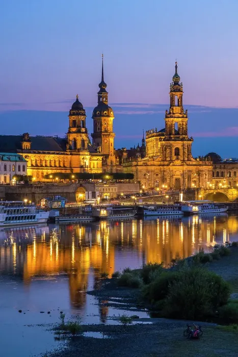Framed Print : View across the Elbe river to the Old Town & Residenzschloss (Dresden Castle), Dresden, Saxony, Germany Framed Print : View across the Elbe river to the Old Town & Residenzschloss (Dresden Castle), Dresden, Saxony, Germany