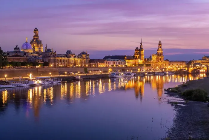 Framed Print : View across the Elbe river to the Old Town & Residenzschloss (Dresden Castle), Dresden, Saxony, Germany Framed Print : View across the Elbe river to the Old Town & Residenzschloss (Dresden Castle), Dresden, Saxony, Germany