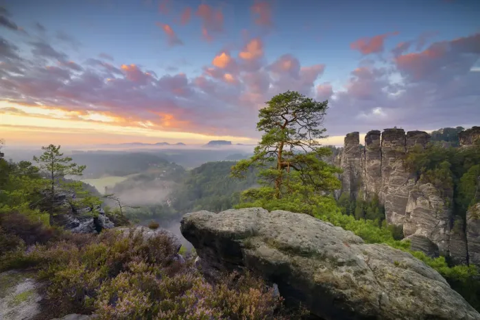 Framed Print : View of the Gans rocks in the Elbe Sandstone Mountains, Saxon Switzerland National Park Framed Print : View of the Gans rocks in the Elbe Sandstone Mountains, Saxon Switzerland National Park