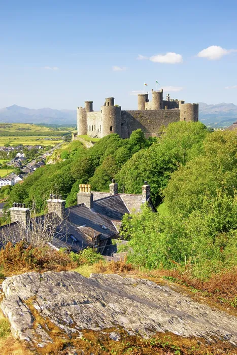 Framed Print : View towards Harlech Castle (Castell Harlech), Harlech, Gwynedd, Wales Framed Print : View towards Harlech Castle (Castell Harlech), Harlech, Gwynedd, Wales