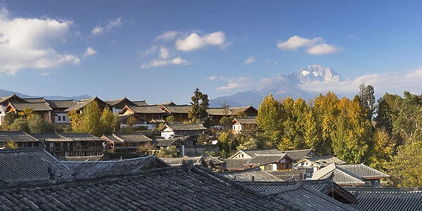 View of Jade Dragon Snow Mountain and Lijiang (UNESCO World Heritage Site), Yunnan, China
