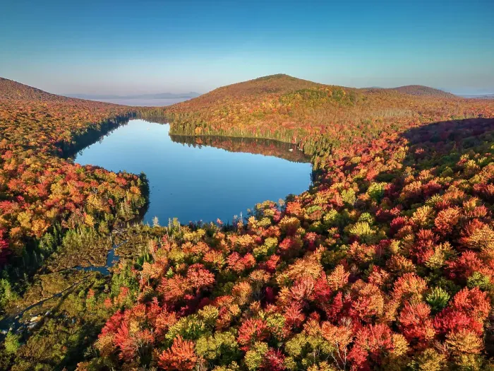 Framed Print : View over Kettle Pond in Autumn, Vermont, New England, USA Framed Print : View over Kettle Pond in Autumn, Vermont, New England, USA