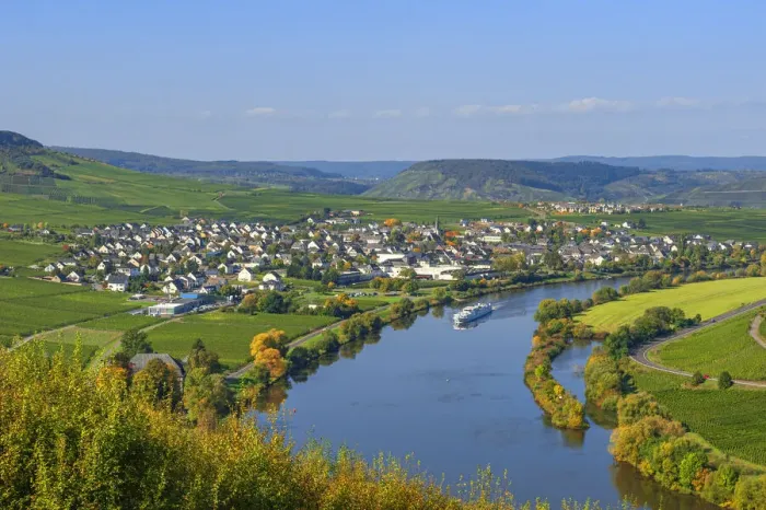 Framed Print : View at Leiwen, Mosel valley, Rhineland-Palatinate, Germany Framed Print : View at Leiwen, Mosel valley, Rhineland-Palatinate, Germany