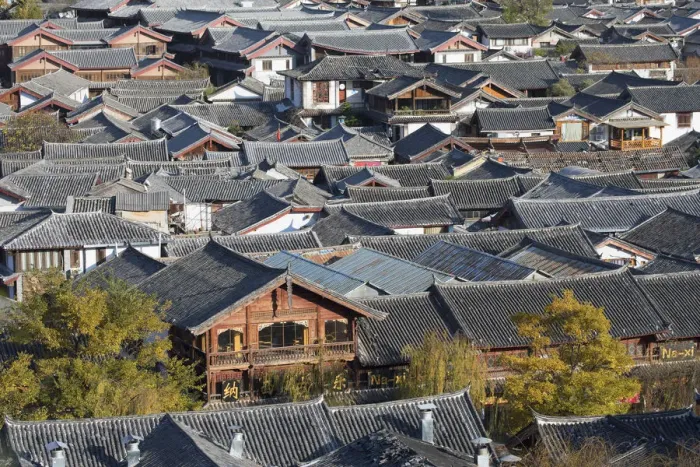 Framed Print : View of Lijiang (UNESCO World Heritage Site), Yunnan, China Framed Print : View of Lijiang (UNESCO World Heritage Site), Yunnan, China