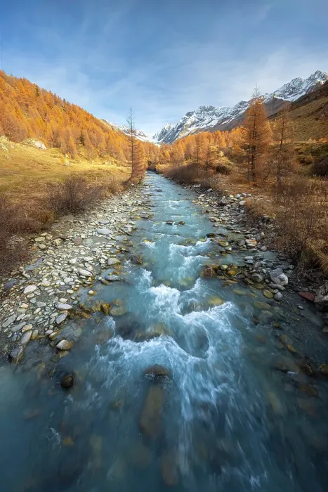 Framed Print : View of the Lotschental valley in autumn, Valais, Switzerland Framed Print : View of the Lotschental valley in autumn, Valais, Switzerland