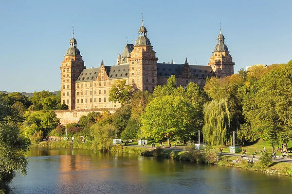 View over the Main River to Johannisburg Castle, Aschaffenburg, Lower Franconia, Bavaria, Germany