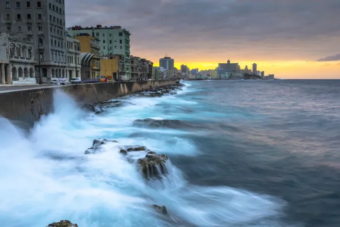 Framed Print : The view along the Malecon at sunset, Cuba, Havana Framed Print : The view along the Malecon at sunset, Cuba, Havana