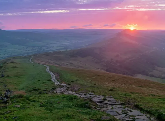 Framed Print : View from Mam Tor at Sunrise, Peak District National Park, Derbyshire, England Framed Print : View from Mam Tor at Sunrise, Peak District National Park, Derbyshire, England