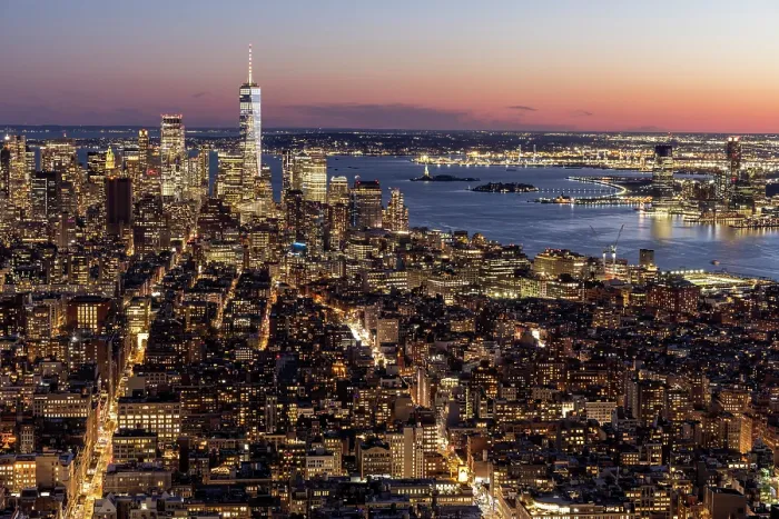 Framed Print : View over Manhattan at dusk towards the One World Trade Centre (Freedom Tower) from The Empire State Building, Manhattan, New York City, New York, USA Framed Print : View over Manhattan at dusk towards the One World Trade Centre (Freedom Tower) from The Empire State Building, Manhattan, New York City, New York, USA