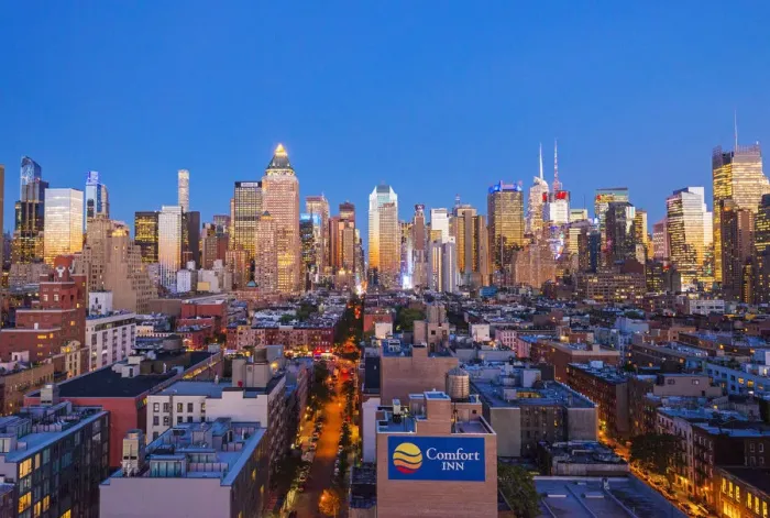 Framed Print : View of Midtown Manhattan from the press lounge rooftop bar, New York, USA
