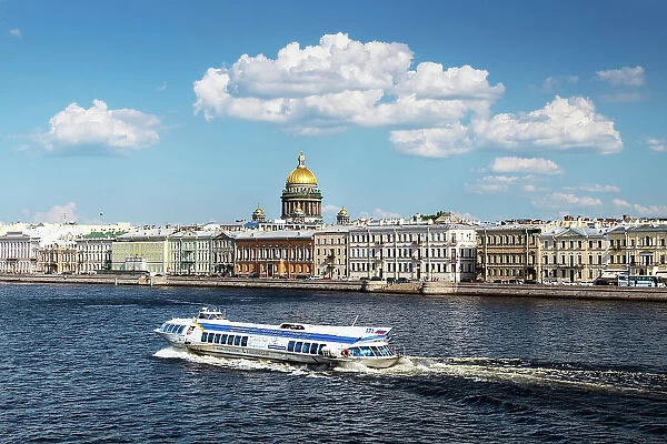 View across Neva River towards Saint Isaac Cathedral (Isaakievskiy Sobor), Saint Petersburg, Russia