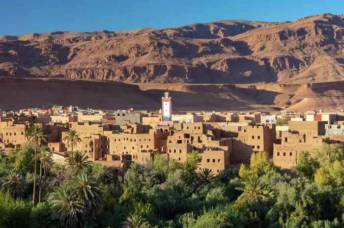 Framed Print : View over palmerie to old town of Tinghir, Morocco