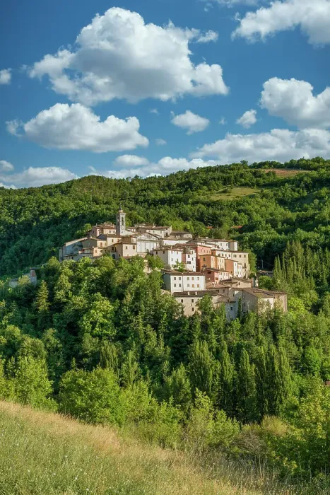 Framed Print : View over Preci, Umbria, Italy Framed Print : View over Preci, Umbria, Italy
