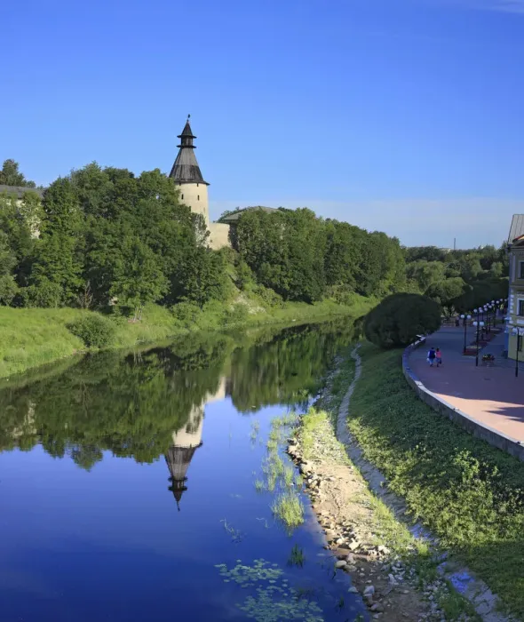 Framed Print : View of the Pskov kremlin from the Pskova river, Pskov, Pskov region, Russia Framed Print : View of the Pskov kremlin from the Pskova river, Pskov, Pskov region, Russia