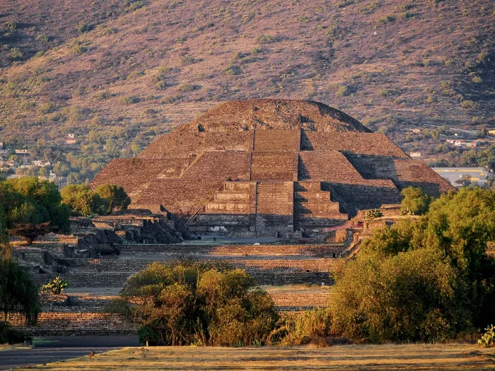 Framed Print : View towards the Pyramid of the Moon at sunset, Teotihuacan, Mexico State, Mexico Framed Print : View towards the Pyramid of the Moon at sunset, Teotihuacan, Mexico State, Mexico