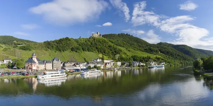 Framed Print : View of River Moselle and Bernkastel-Kues, Rhineland-Palatinate, Germany Framed Print : View of River Moselle and Bernkastel-Kues, Rhineland-Palatinate, Germany