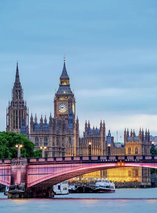 Framed Print : View over the River Thames towards the Palace of Westminster at dusk, London, England, United Kingdom Framed Print : View over the River Thames towards the Palace of Westminster at dusk, London, England, United Kingdom
