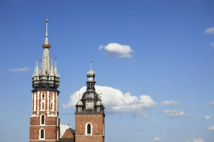 Framed Print : View of St Marys Church, Krakow, Poland Framed Print : View of St Marys Church, Krakow, Poland