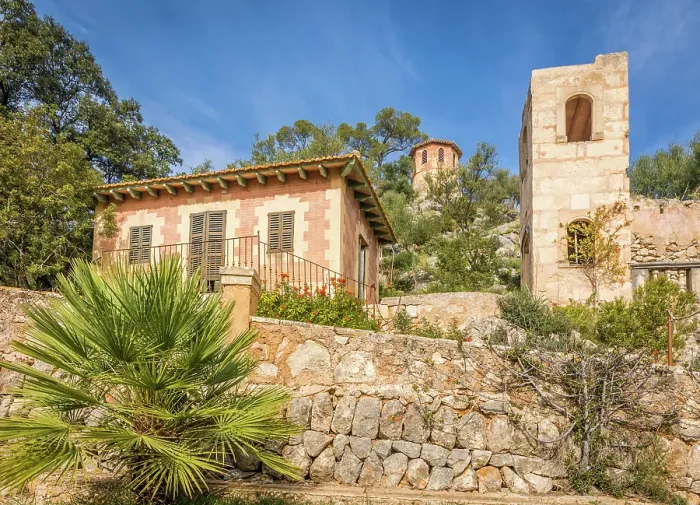 Framed Print : View of the viewing pavilion in the upper gardens of the Raixa estate, Bunyola, Mallorca, Balearic Islands, Spain Framed Print : View of the viewing pavilion in the upper gardens of the Raixa estate, Bunyola, Mallorca, Balearic Islands, Spain