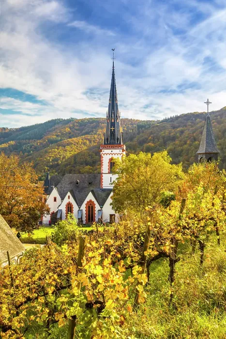 Framed Print : View from the vineyards to Ediger to the church of St. Martin, Ediger-Eller, Mosel, Rhineland-Palatinate, Germany