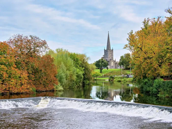 Framed Print : View over weir at River Suir towards Saint Paul's Church of Ireland, Cahir, County Tipperary, Ireland Framed Print : View over weir at River Suir towards Saint Paul's Church of Ireland, Cahir, County Tipperary, Ireland