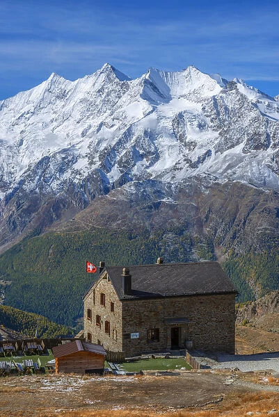 View on the Weissmies mountain hut with Ss-Fee and the Mischabel mountain range, Ss-Grund, Valais, Switzerland