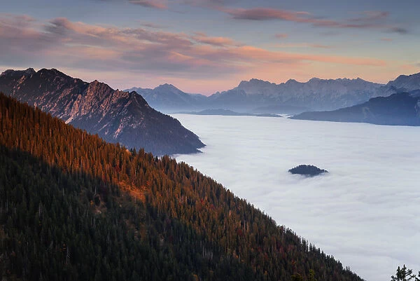 View of Wetterstein range with Mount Zugspitze (2962 m), Upper Bavaria, Bavaria, Germany