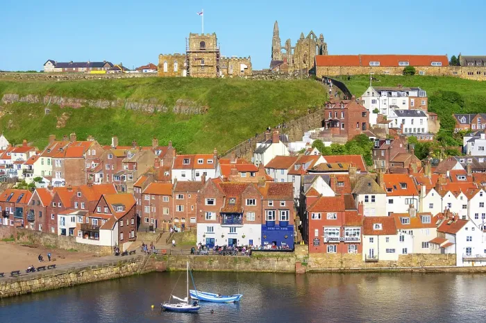 Framed Print : View towards Whitby Abbey and St Mary Church over River Esk, Whitby, North Yorkshire, England