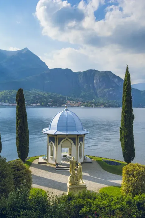 Framed Print : Villa Melzi, Bellagio, Como lake, Lombardy, Italy. Moorish kiosk on the lakefront Framed Print : Villa Melzi, Bellagio, Como lake, Lombardy, Italy. Moorish kiosk on the lakefront