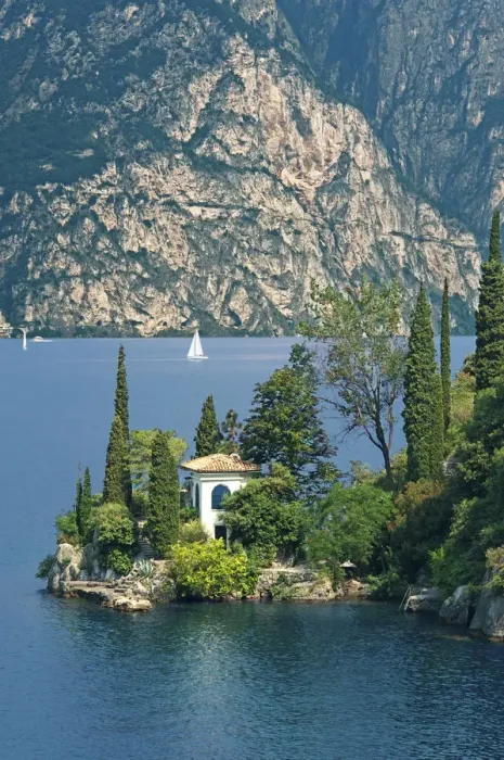 Framed Print : Villa near Malcesine, Lake Garda, Italy Framed Print : Villa near Malcesine, Lake Garda, Italy