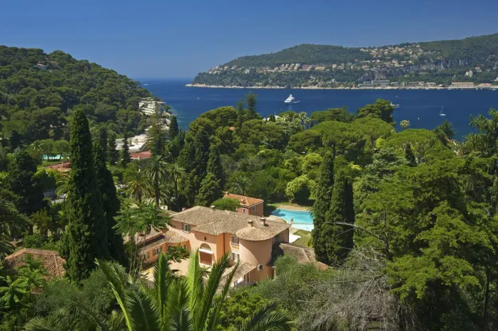 Framed Print : Villa in Saint Jean Cap Ferrat, Cote da'Azur, Alpes-Maritimes, Provence-Alpes-Cote Framed Print : Villa in Saint Jean Cap Ferrat, Cote da'Azur, Alpes-Maritimes, Provence-Alpes-Cote