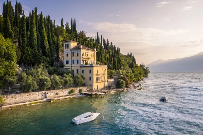 Framed Print : A villa on the western side of Garda Lake, near Toscolano Maderno village Framed Print : A villa on the western side of Garda Lake, near Toscolano Maderno village