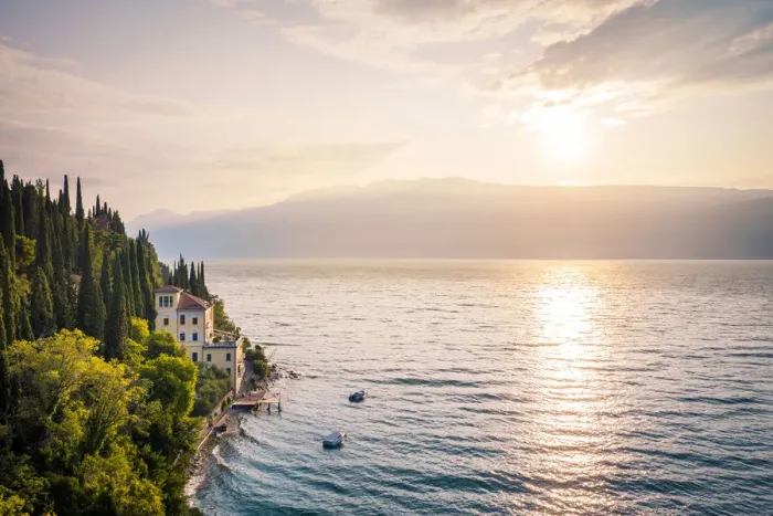 Framed Print : A villa on the western side of Garda Lake, near Toscolano Maderno village Framed Print : A villa on the western side of Garda Lake, near Toscolano Maderno village