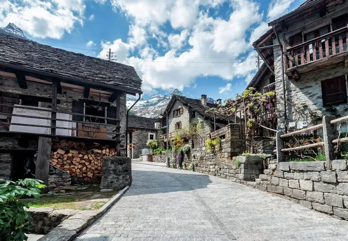 Framed Print : the villag of Sonogno in spring, Val Verzasca, Canton Ticino, Switzerland Framed Print : the villag of Sonogno in spring, Val Verzasca, Canton Ticino, Switzerland