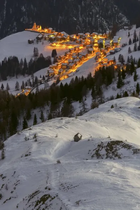 Framed Print : The village of Colle Santa Lucia, seen from above on a cold winter evening, Belluno Framed Print : The village of Colle Santa Lucia, seen from above on a cold winter evening, Belluno