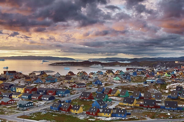 Village impression Ilulissat - Greenland, Qsuitsup, Ilulissat, Jakobshavn - Diskobay