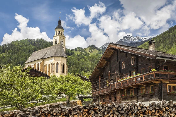 The village of Obermauern with the Maria Schnee pilgrimage church, Virgental, East Tyrol, Tyrol, Austria