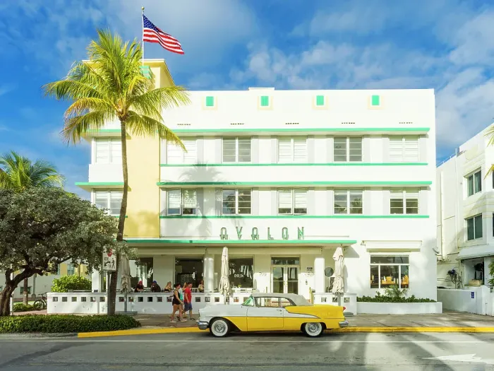 Framed Print : Vintage Car in Front of the Avalon Hotel, Art Deco District Ocean Drive, South Beach, Miami Beach, Miami, Florida, USA Framed Print : Vintage Car in Front of the Avalon Hotel, Art Deco District Ocean Drive, South Beach, Miami Beach, Miami, Florida, USA