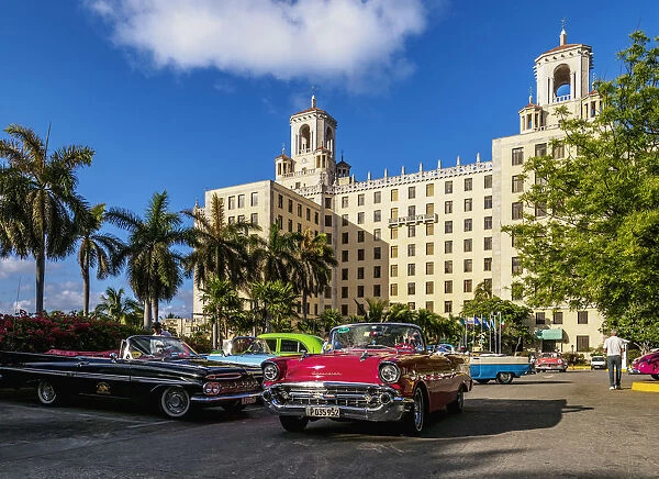 Vintage cars in front of the Hotel Nacional, Havana, La Habana Province, Cuba