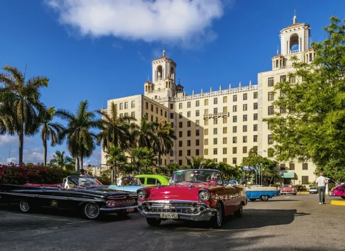 Framed Print : Vintage cars in front of the Hotel Nacional, Havana, La Habana Province, Cuba Framed Print : Vintage cars in front of the Hotel Nacional, Havana, La Habana Province, Cuba