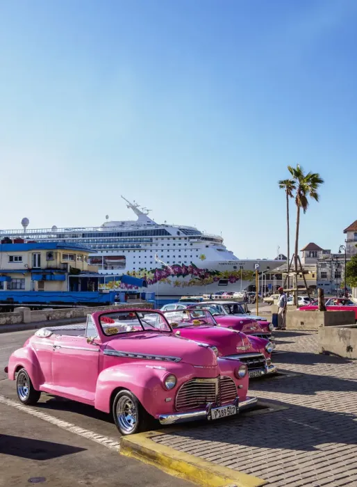 Framed Print : Vintage Cars in the Port of Havana, La Habana Province, Cuba Framed Print : Vintage Cars in the Port of Havana, La Habana Province, Cuba