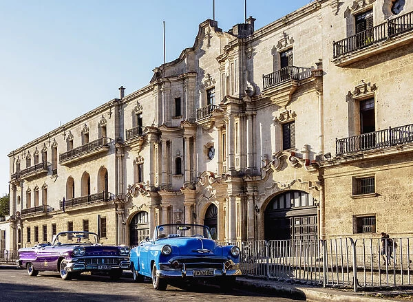 Vintage Cars in front of the San Carlos and San Ambrosio Seminary, La Habana Vieja
