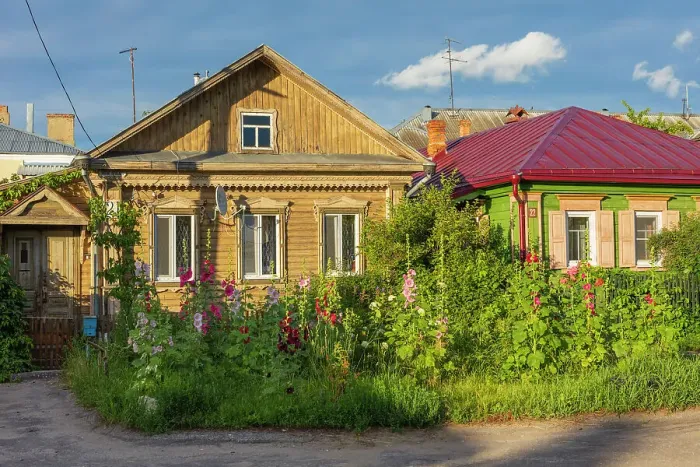 Framed Print : Vintage house, street in old town, Vladimir, Vladimir region, Russia Framed Print : Vintage house, street in old town, Vladimir, Vladimir region, Russia