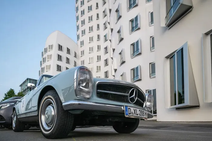 Framed Print : Vintage Mercedes Car, Medienhafen, Dusseldorf, North Rhine-Westphalia, Germany Framed Print : Vintage Mercedes Car, Medienhafen, Dusseldorf, North Rhine-Westphalia, Germany