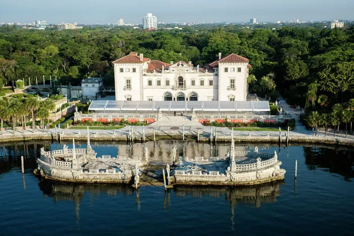 Framed Print : Vizcaya Museum and Garden, Miami, Florida, USA Framed Print : Vizcaya Museum and Garden, Miami, Florida, USA
