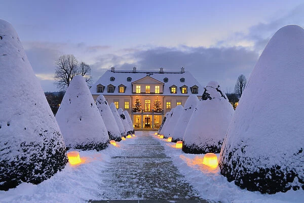 Wackerbarth Castle in Winter, saxon wine route, Radebeul, Saxony, Germany, Europe