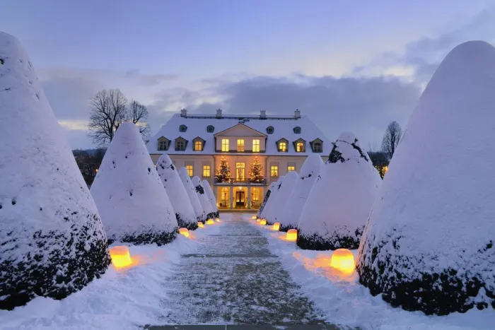 Framed Print : Wackerbarth Castle in Winter, saxon wine route, Radebeul, Saxony, Germany, Europe Framed Print : Wackerbarth Castle in Winter, saxon wine route, Radebeul, Saxony, Germany, Europe