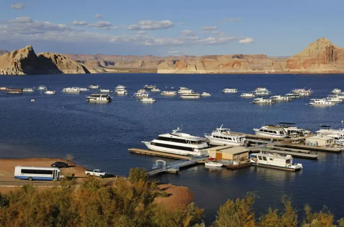 Framed Print : Wahweap Marina, Lake Powell, Glen Canyon, Arizona, USA