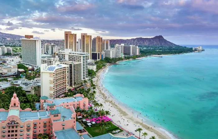 Framed Print : Waikiki Beach and Diamond Head Volcano Honolulu, Oahu, Hawaii, USA Framed Print : Waikiki Beach and Diamond Head Volcano Honolulu, Oahu, Hawaii, USA